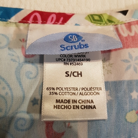 S B Scrubs women's size Small snowman scrub top, uniform EUC - Picture 2 of 4
